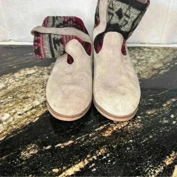 Toms Laurel Ankle Boots Desert Suede Tribal Wool,  Aztec Booties Womens Size 6! - Picture 8 of 15